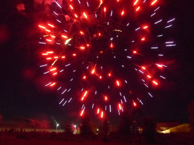 Fireworks above the Clinic. Photo by Dawn Ballou, Pinedale Online.
