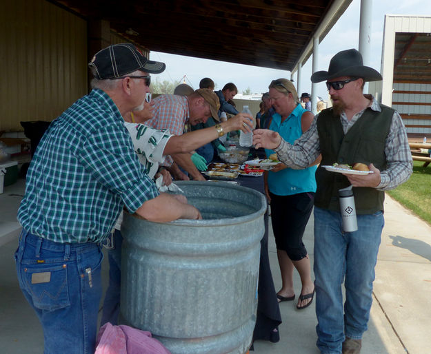 Buyer's Lunch. Photo by Dawn Ballou, Pinedale Online.