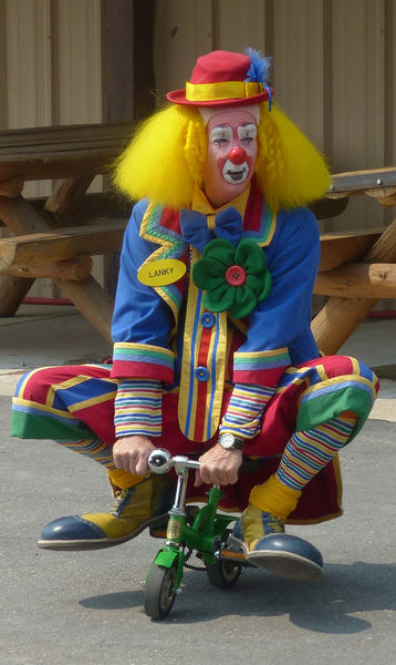 Lanky the Clown. Photo by Dawn Ballou, Pinedale Online.