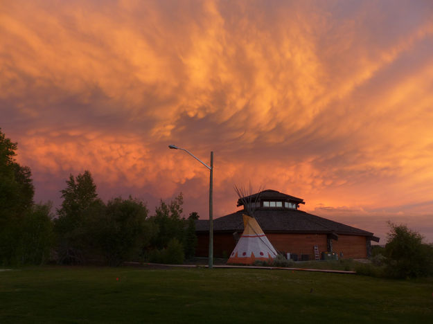 Magnificent storm cloud. Photo by Dawn Ballou, Pinedale Online.