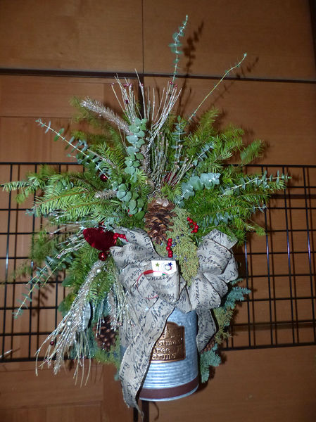 Jay Fear Real Estate wreath. Photo by Dawn Ballou Pinedale Online.
