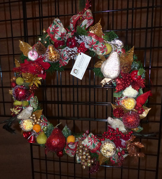 Peggy and Mary's Wreath. Photo by Dawn Ballou, ,Pinedale Online.