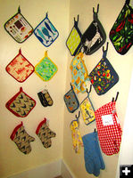 Pot Holders and Mitts. Photo by Dawn Ballou, Pinedale Online.