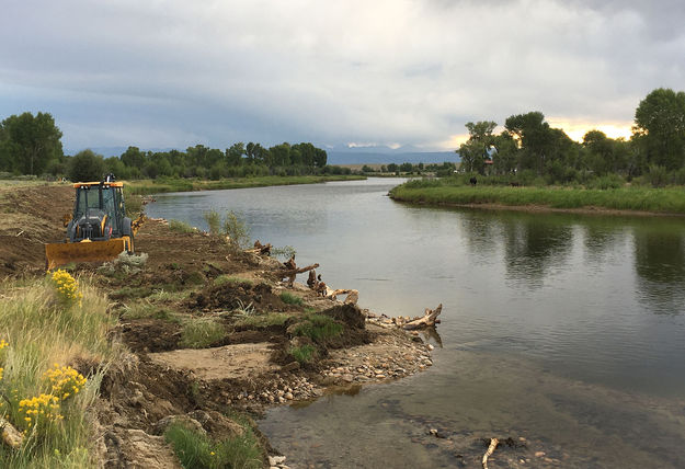 River work for new boat ramp. Photo by Wyoming Game & Fish.