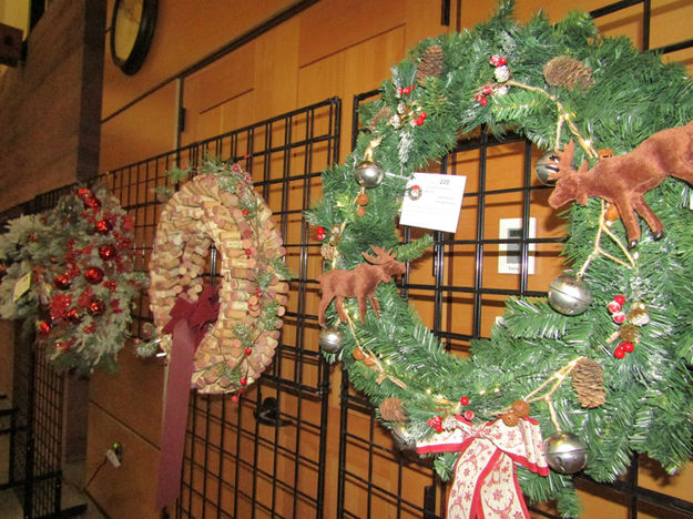 Wreaths on display. Photo by Dawn Ballou, Pinedale Online.