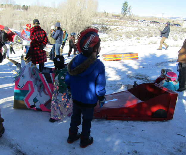 Getting ready. Photo by Dawn Ballou, Pinedale Online.