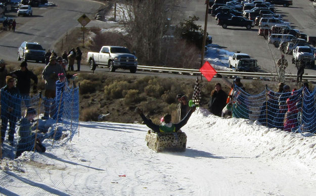 Crossing the finish line. Photo by Dawn Ballou, Pinedale Online.