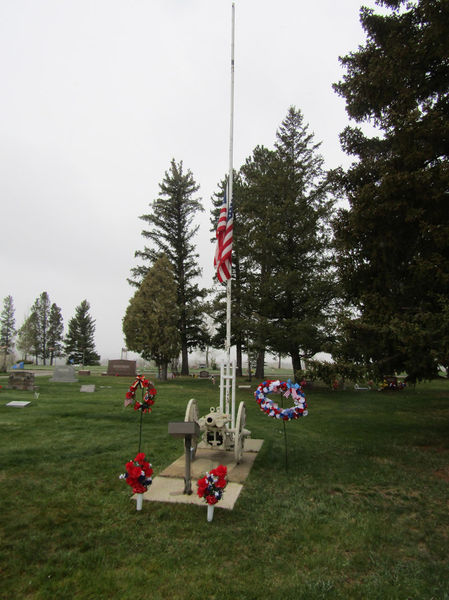 Flag Half Staff. Photo by Dawn Ballou, Pinedale Online.