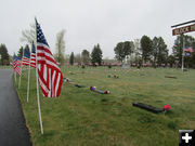 Memorial Day graves. Photo by Dawn Ballou, Pinedale Online.