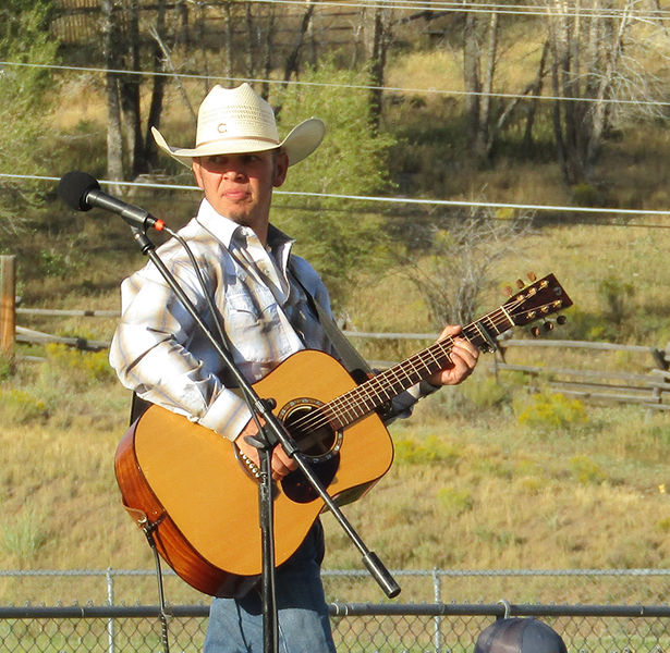 Live Music by Jared Rogerson. Photo by Dawn Ballou, Pinedale Online.