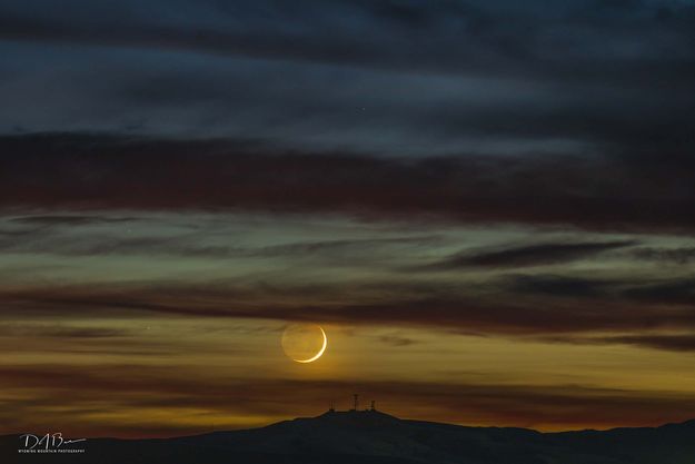 Setting Crescent Moon. Photo by Dave Bell.