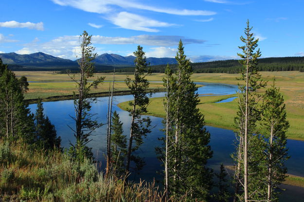Yellowstone River and the Hayden Valley. Photo by Fred Pflughoft.